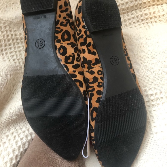 Exhilaration Leopard Flats sz 6.5 NWT - Picture 2 of 2